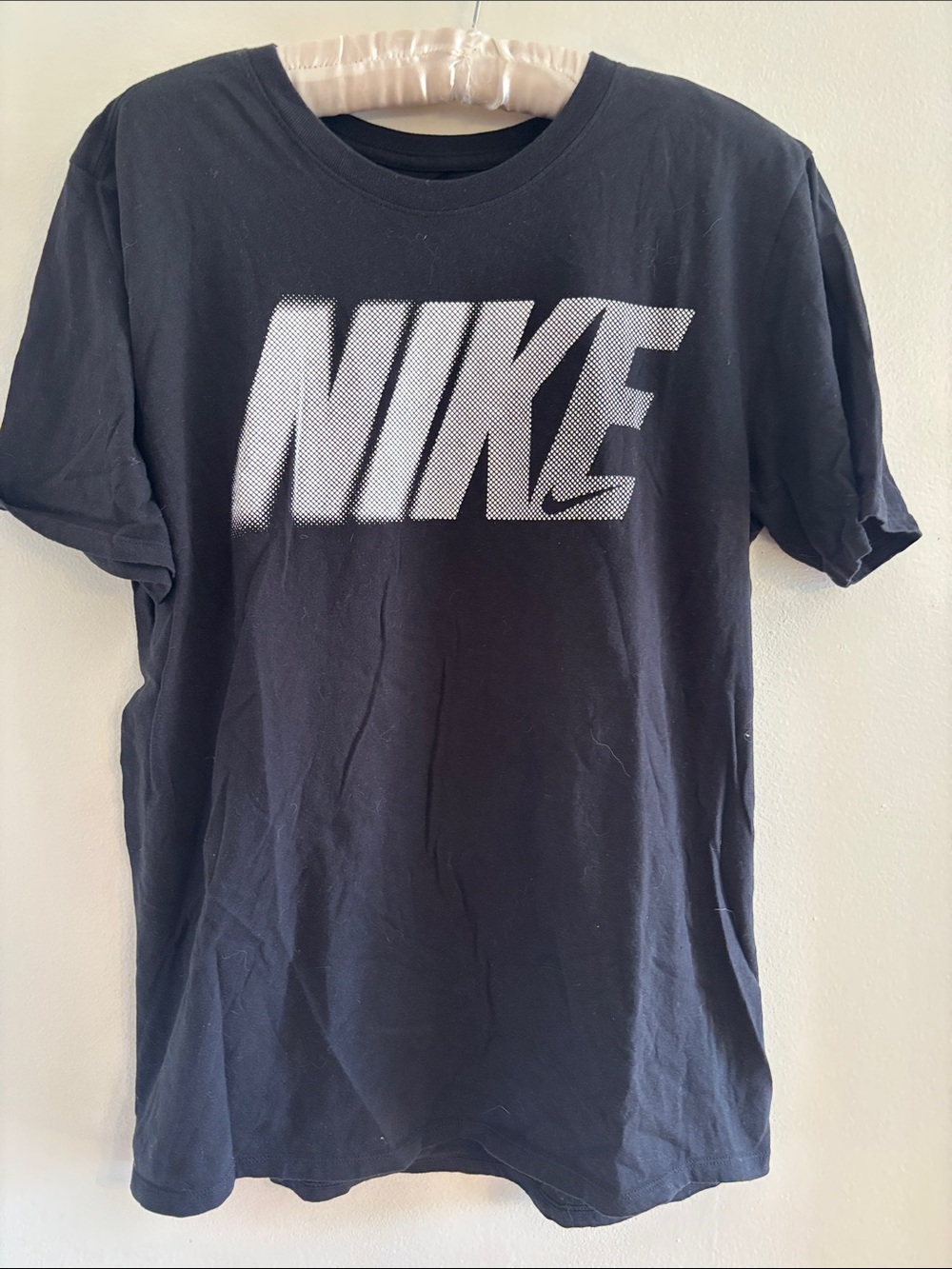 Nike Men’s Black T-Shirt with White Gradient Logo